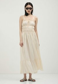 Платье макси