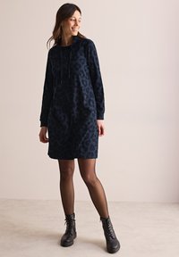 Короткое платье