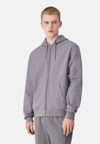 Спортивная кофта