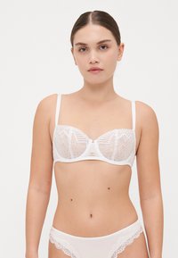 Бюстгальтер