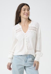 Кружевная блузка