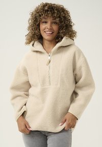 Пуловер с капюшоном