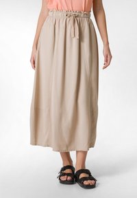 Юбка с накладными карманами