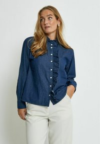 Джинсовая блузка