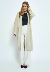 Длинный кардиган