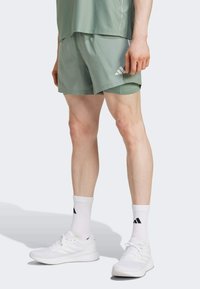 Спортивныве шорты