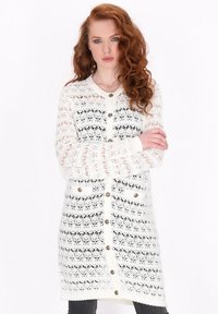 Вязаная кофта