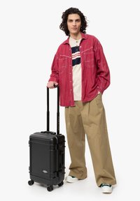 Чемодан на колесах