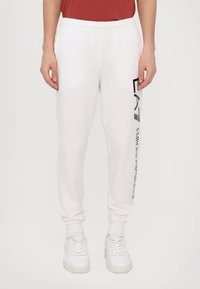 Спортивные штаны