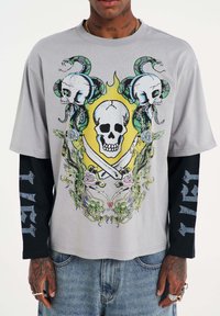 Лонгслив Лонгслив