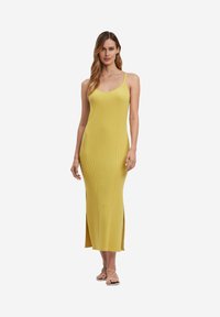 Вязаное платье Вязаное платье