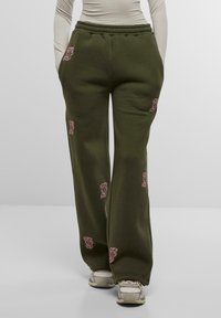 Спортивные штаны Спортивные штаны