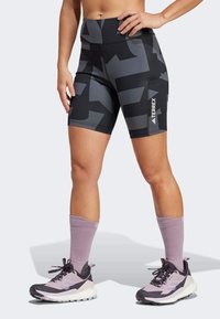 Спортивные штаны