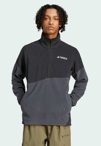 Флисовая кофта