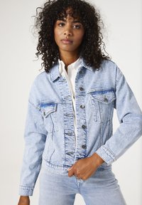 Куртка-блейзер Куртка-блейзер