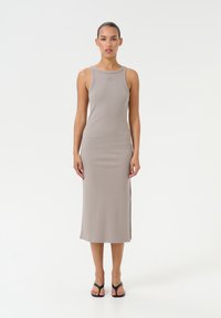 Вязаное платье