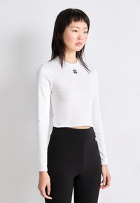 Лонгслив Лонгслив