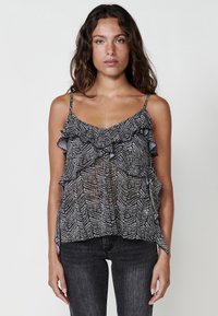 Топ на бретельках