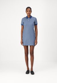 Платье футляр