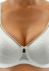 Бюстгальтер-минимайзер Бюстгальтер-минимайзер