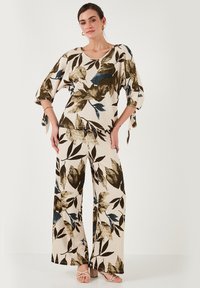 Широкие брюки