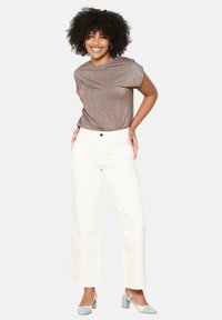 Прямые джинсы Прямые джинсы