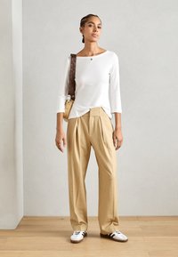 Майка с рукавом три четверти Майка с рукавом три четверти