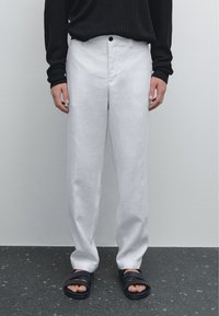 Льняные брюки