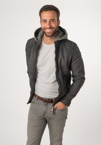 Кожаная куртка