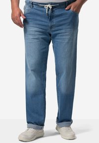 Прямые джинсы