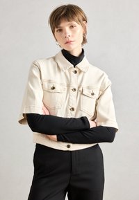 Джинсовая куртка Джинсовая куртка