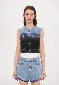 Джинсовая жилетка