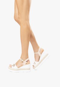 Эспадрильи