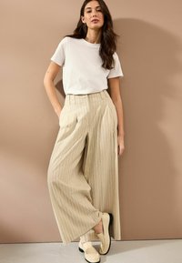 Брюки Брюки