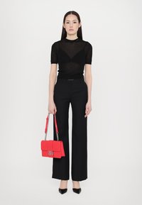 Сумка через плечо