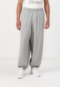 Спортивные штаны