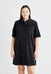 Джинсовое платье