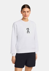 Спортивная толстовка