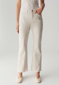 Короткие джинсы