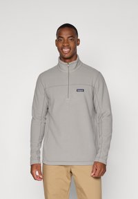 Спортивная кофта