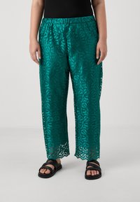 Широкие брюки