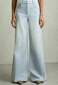 Джинсы Джинсы