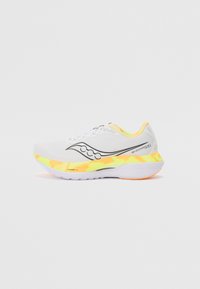 Беговые кроссовки