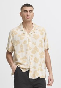 Рубашка с коротким рукавом Рубашка с коротким рукавом