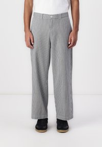 Широкие брюки Широкие брюки