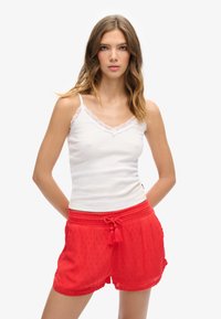 Топ на бретельках