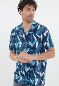 Рубашка с коротким рукавом