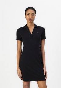 Короткое платье