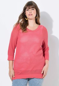 Пуловер с рукавом три четверти