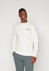 Спортивная кофта